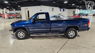 2001 Chevrolet K1500 photo 2