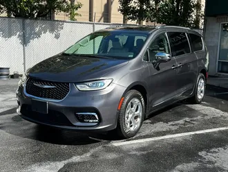 2021 Chrysler Pacifica Limited photo 3