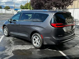2021 Chrysler Pacifica Limited photo 5