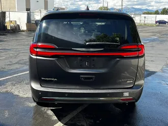 2021 Chrysler Pacifica Limited photo 6