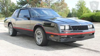 1988 Chevrolet Monte Carlo photo 2
