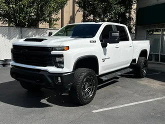 2024 Chevrolet Silverado 3500HD LT photo 3