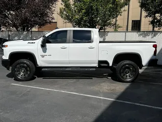 2024 Chevrolet Silverado 3500HD LT photo 4