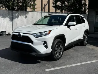 2024 Toyota RAV4 Hybrid XLE Premium photo 3