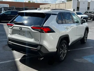 2024 Toyota RAV4 Hybrid XLE Premium photo 7
