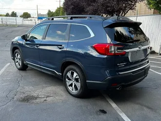 2024 Subaru Ascent Premium 8-Passenger photo 5