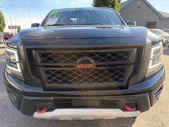 2021 Nissan Titan photo 6