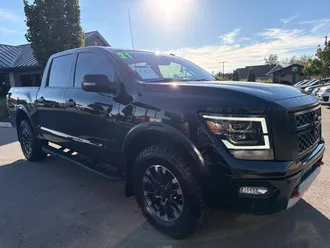 2021 Nissan Titan photo 7