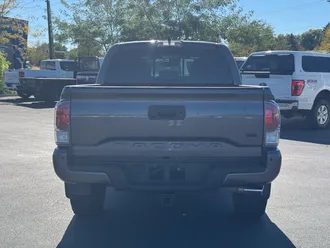 2022 Toyota Tacoma photo 6