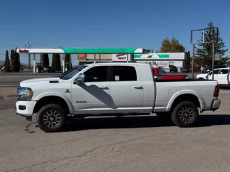 2023 Ram 3500 photo 4