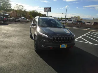 2015 Jeep Cherokee photo 2