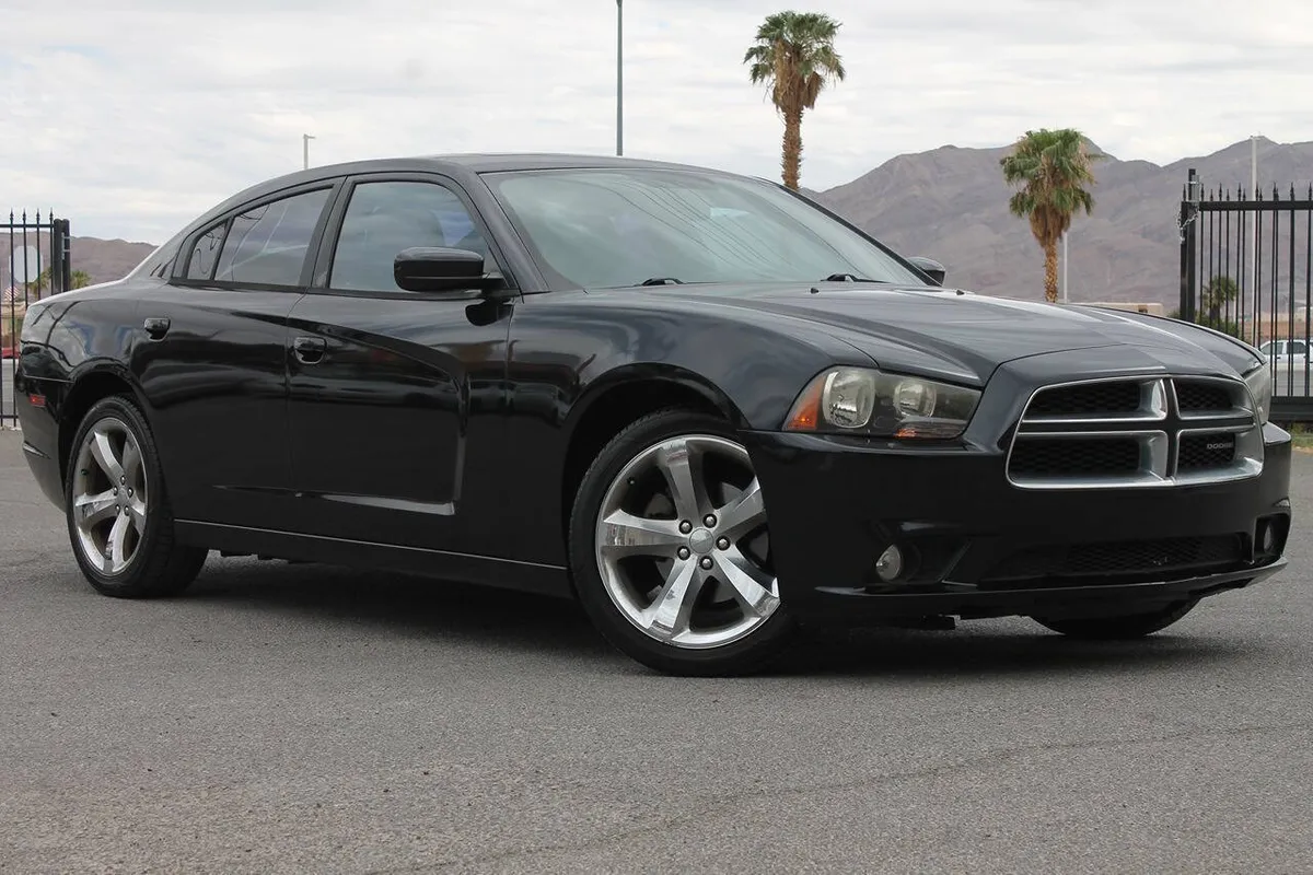 2012 Dodge Charger SXT Plus 4dr Sedan