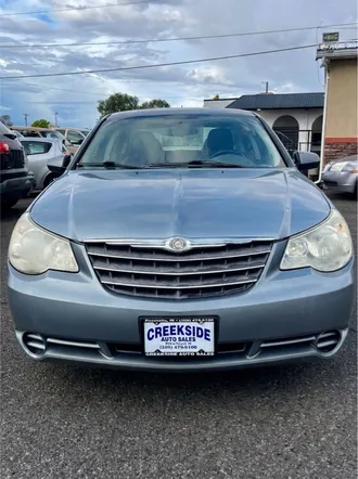 2010 Chrysler Sebring photo 3