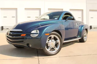2005 Chevrolet SSR photo 3