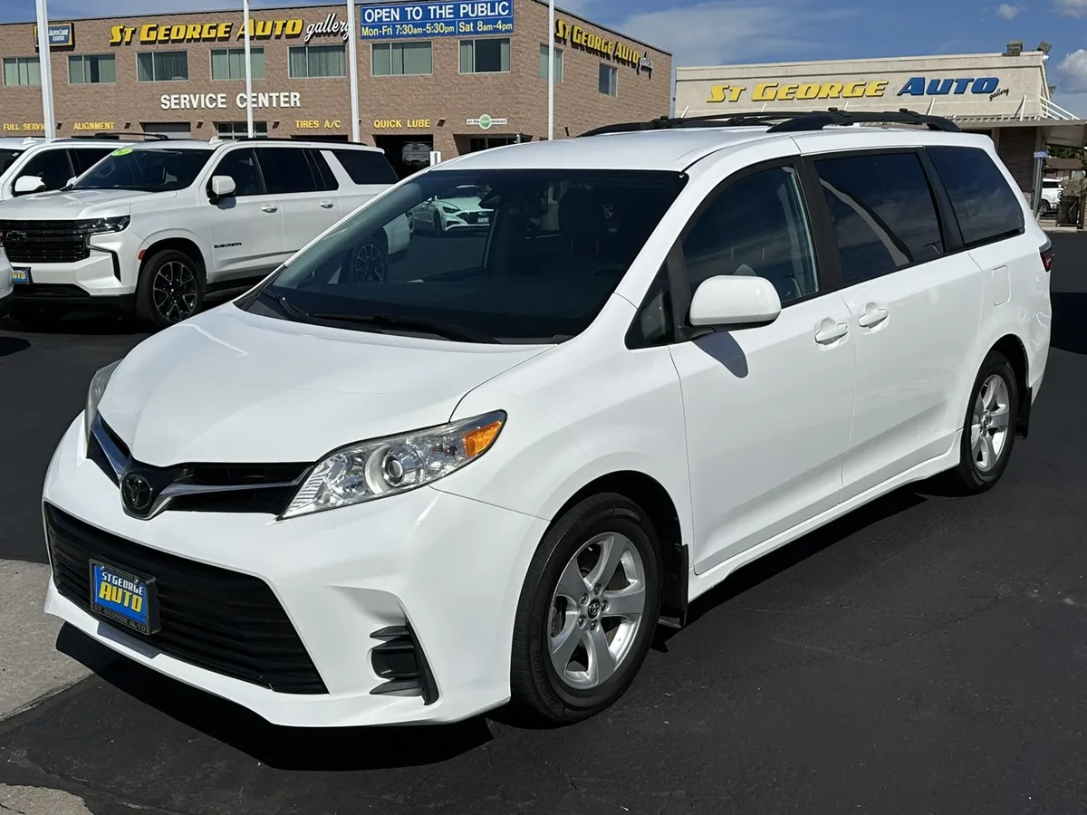 2020 Toyota Sienna LE