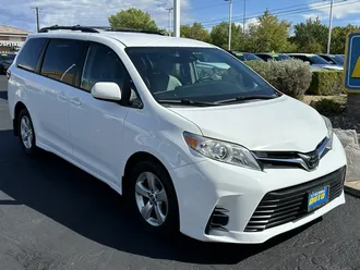 2020 Toyota Sienna photo 2