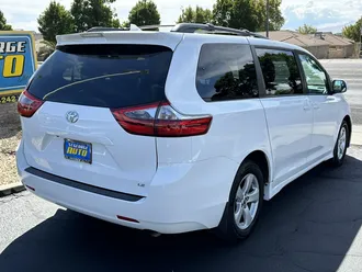 2020 Toyota Sienna photo 4