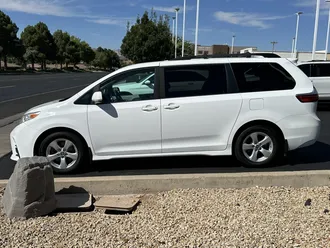 2020 Toyota Sienna photo 7