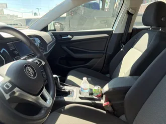 2019 Volkswagen Jetta photo 3