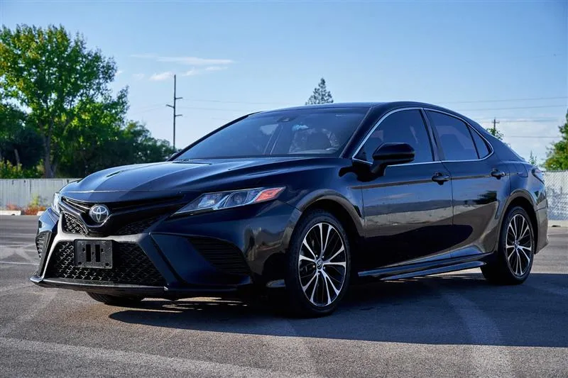 2019 TOYOTA CAMRY SE