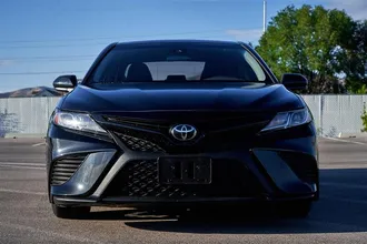 2019 TOYOTA CAMRY photo 2