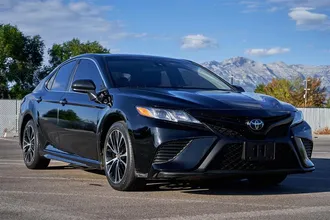 2019 TOYOTA CAMRY photo 3