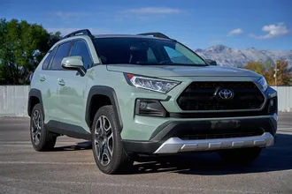 2019 TOYOTA RAV4 photo 3
