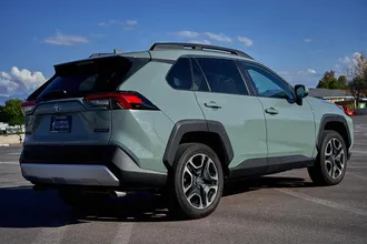 2019 TOYOTA RAV4 photo 5