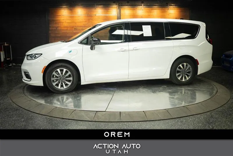 2024 CHRYSLER PACIFICA Hybrid Select