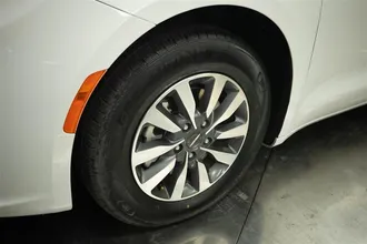 2024 CHRYSLER PACIFICA photo 4