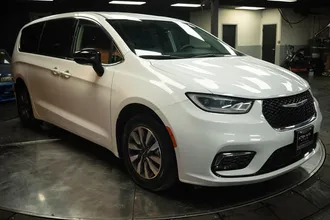 2024 CHRYSLER PACIFICA photo 5