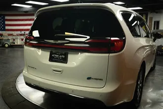 2024 CHRYSLER PACIFICA photo 6