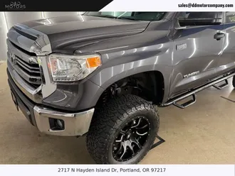 2017 Toyota Tundra CrewMax photo 4