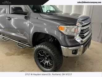 2017 Toyota Tundra CrewMax photo 5