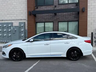 2015 Hyundai Sonata photo 2