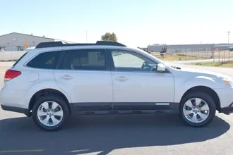 2012 Subaru Outback photo 7