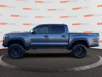 2023 Toyota Tacoma photo 2