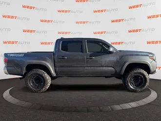 2023 Toyota Tacoma photo 6