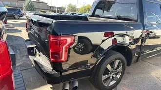 2017 Ford F150 SuperCrew Cab photo 4