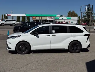 2025 Toyota Sienna photo 5