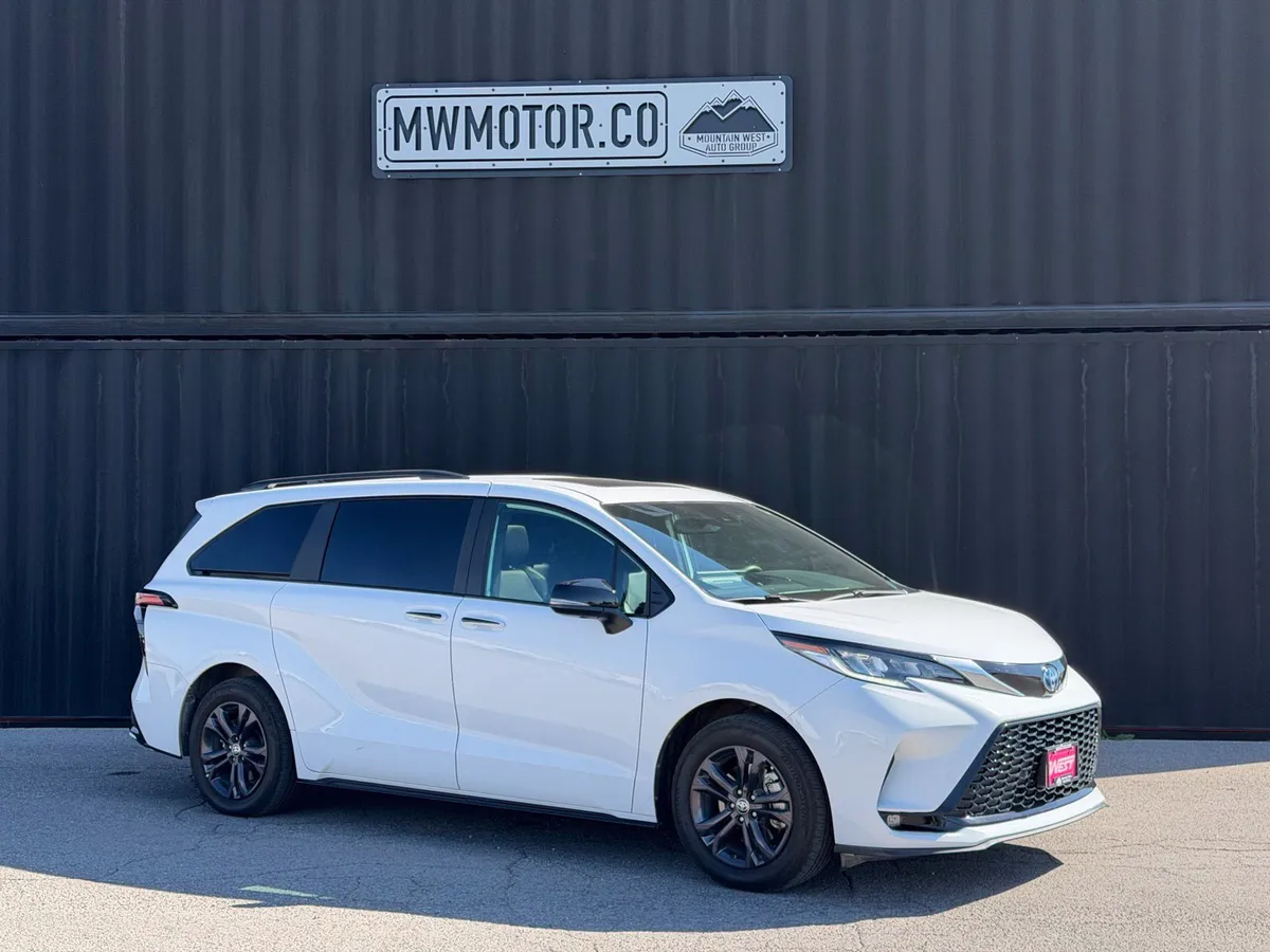 2025 Toyota Sienna XSE