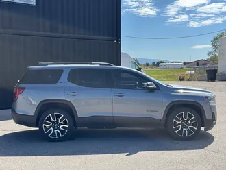 2021 GMC Acadia photo 3