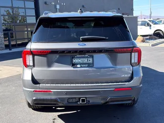 2025 Ford Explorer photo 4