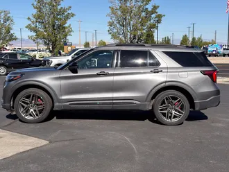 2025 Ford Explorer photo 5
