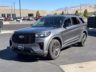 2025 Ford Explorer photo 6