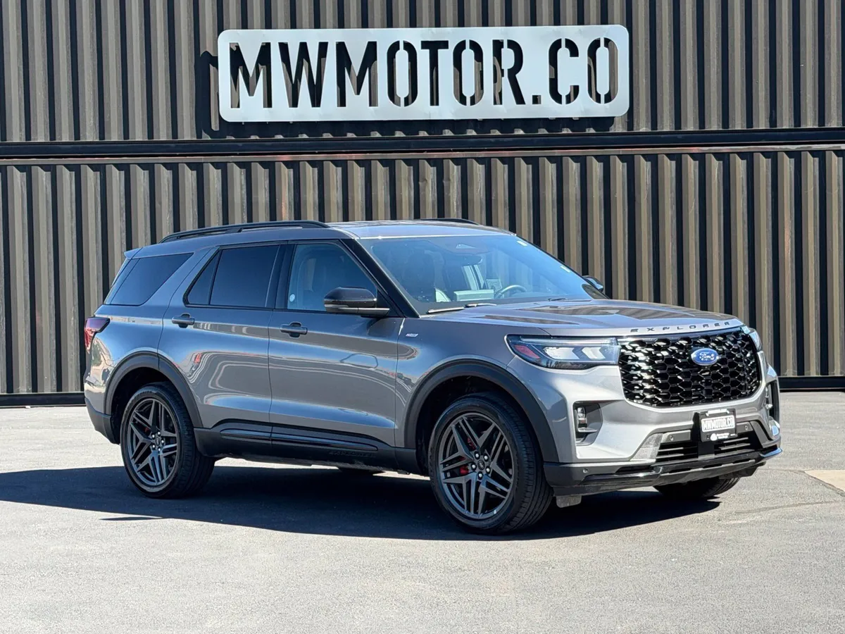2025 Ford Explorer ST-Line