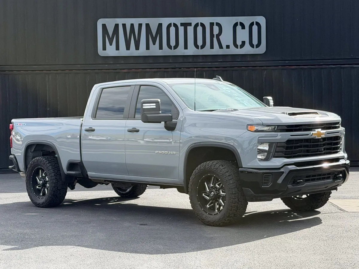2024 Chevrolet Silverado 2500HD Custom