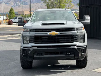 2024 Chevrolet Silverado 2500HD photo 2