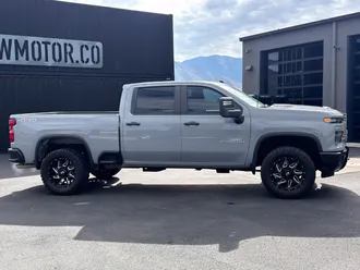 2024 Chevrolet Silverado 2500HD photo 3