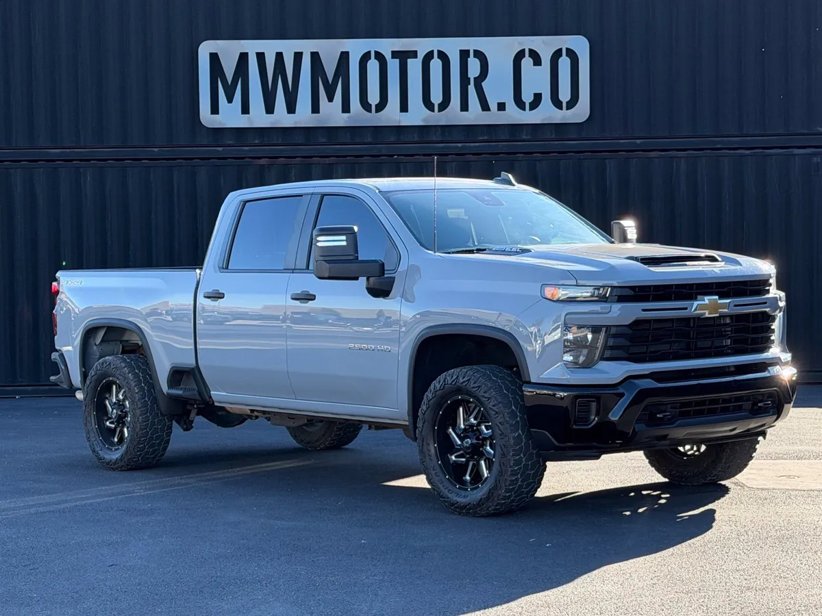 2024 Chevrolet Silverado 2500HD Custom